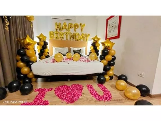 black-and-golden-birthday-decor20main_1622197400-1.webp