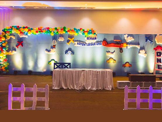 sky-themed-venue-decoration-main_1660647432.webp